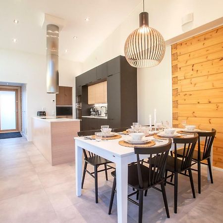 Riverside Luxury Suites Rovaniemi Esterno foto