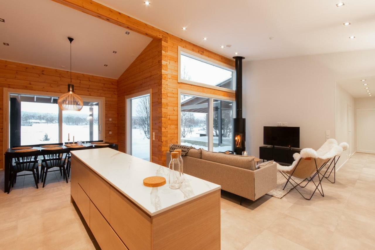 Riverside Luxury Suites Rovaniemi Esterno foto