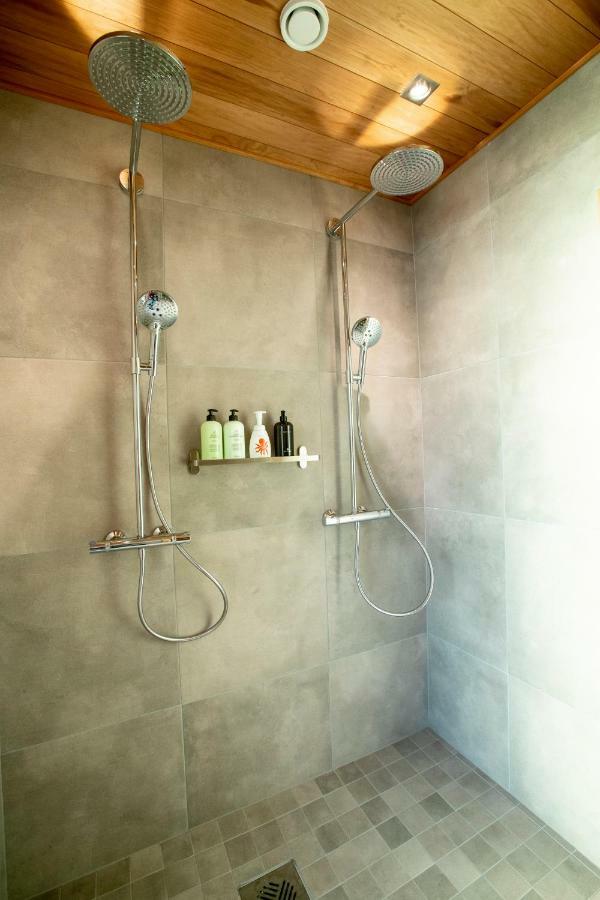 Riverside Luxury Suites Rovaniemi Esterno foto